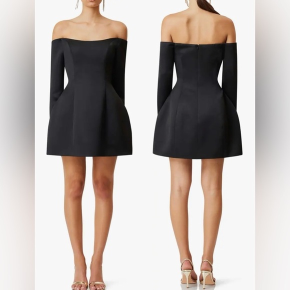Elliatt Dresses & Skirts - NEW Elliatt Vida Off The Shoulder Long Sleeve Cocktail Minidress Sz S